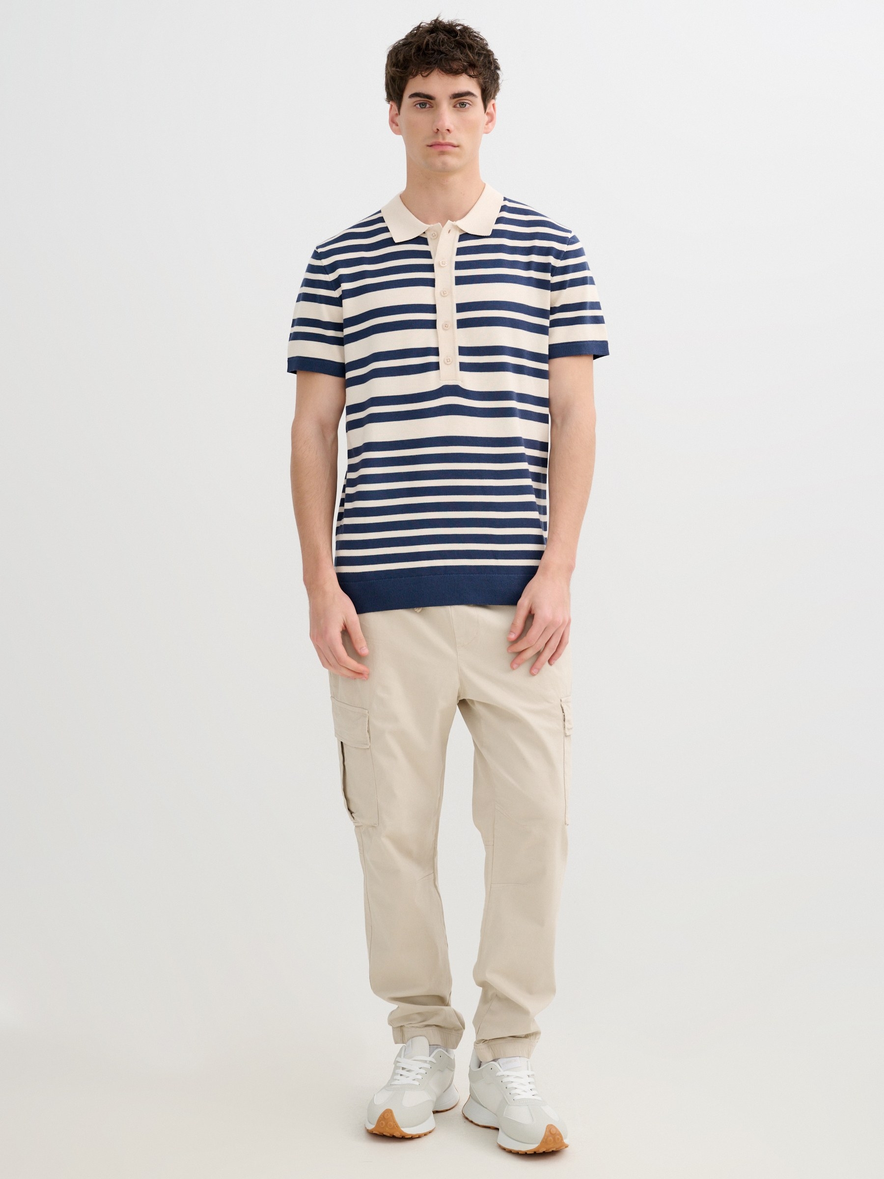 Mult-pocket jogger beige front view