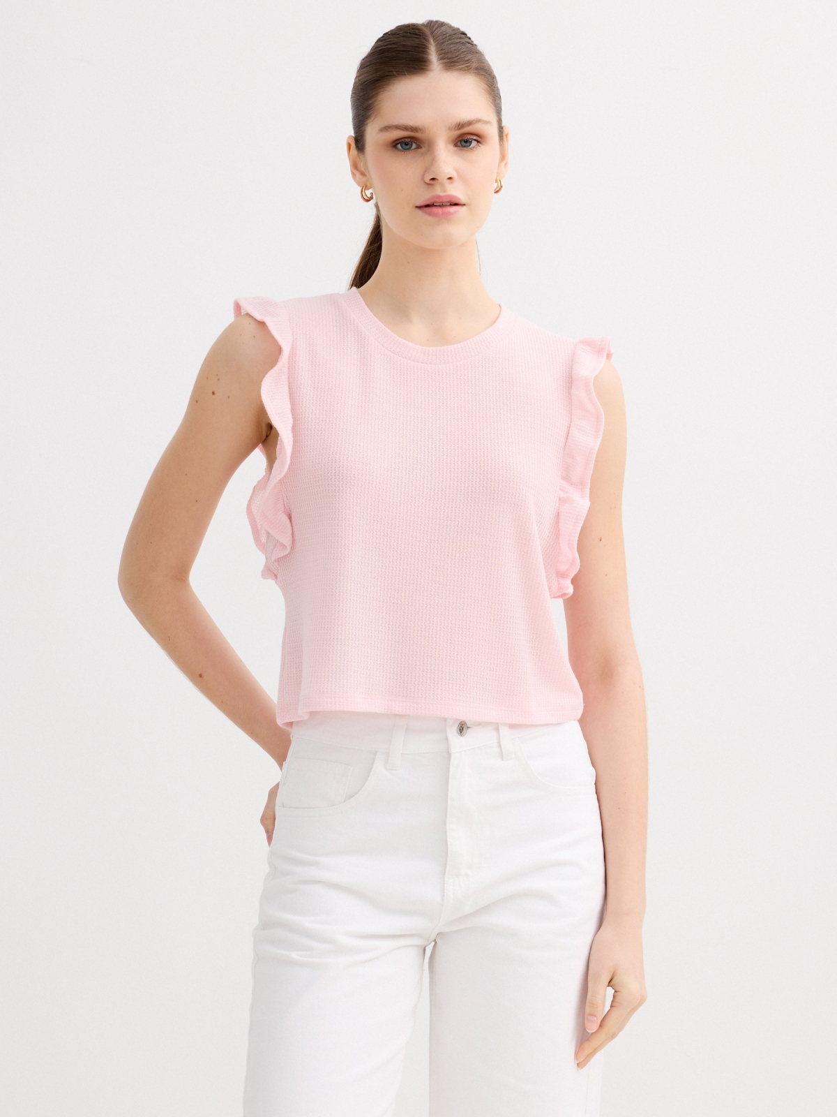 Camiseta sisa volantes rosa claro vista media frontal