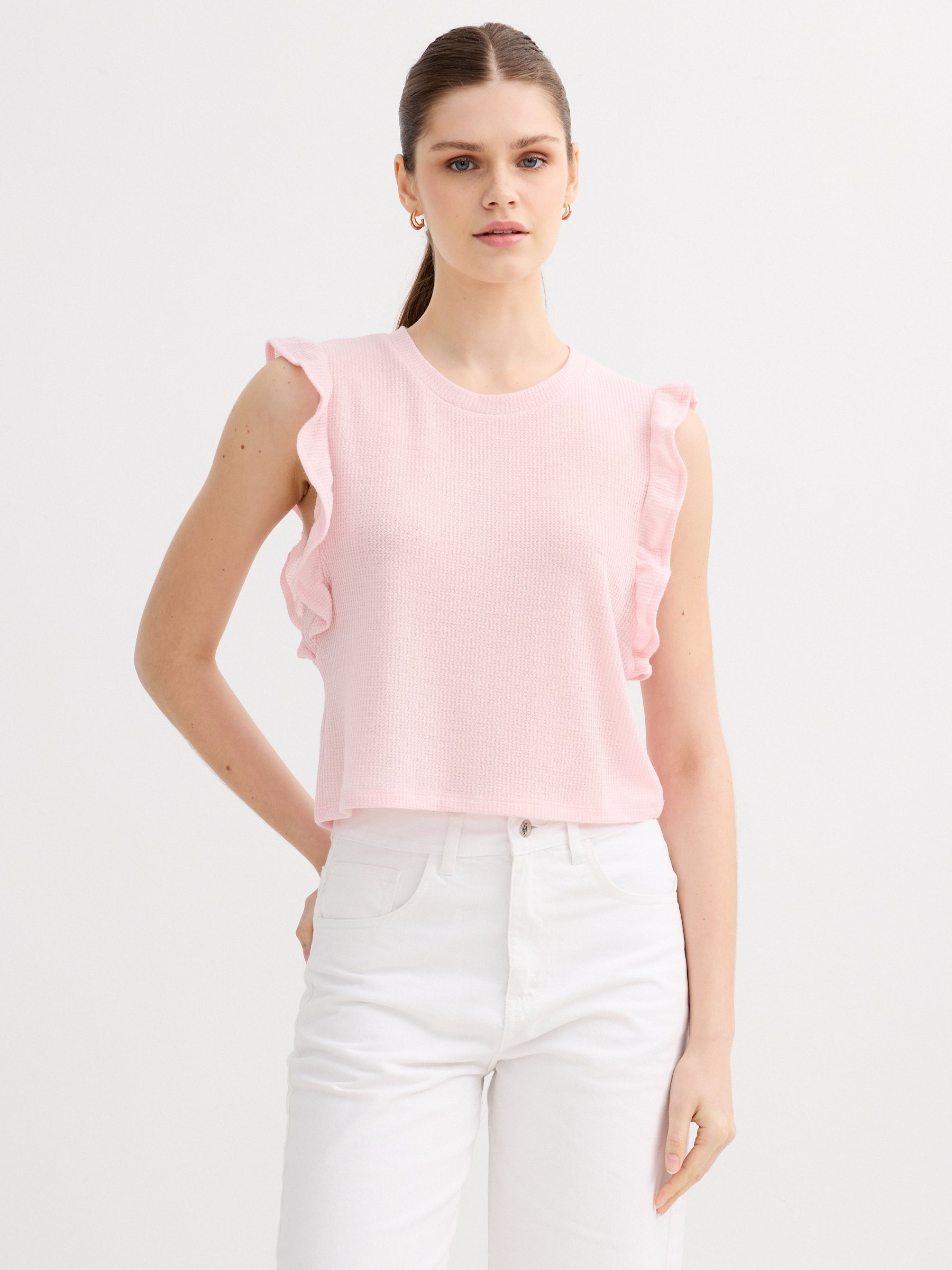 Sleeveless ruffle T-shirt light pink middle front view