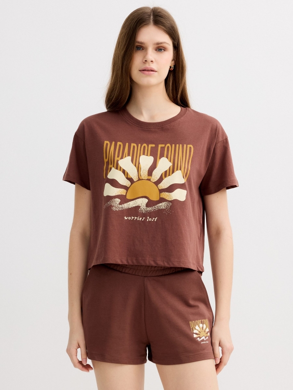 Camiseta Paradise algodón chocolate vista media frontal