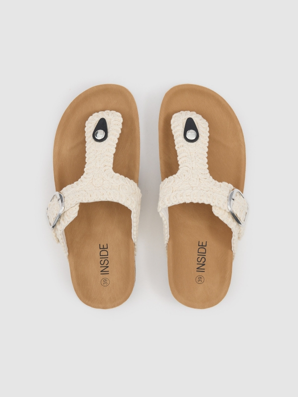 Sandália crochê fivela off white vista superior