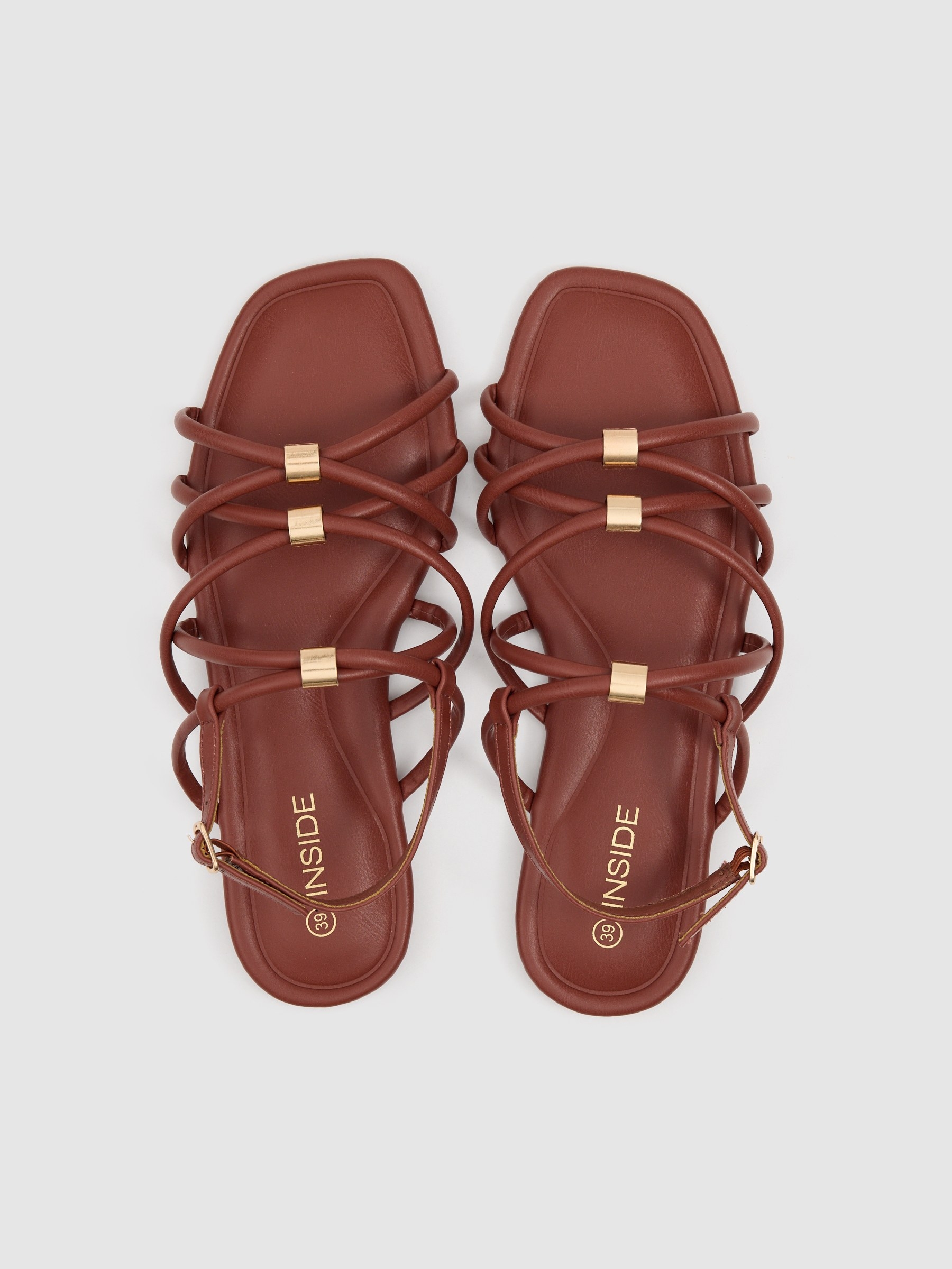 Flat strappy sandal brown