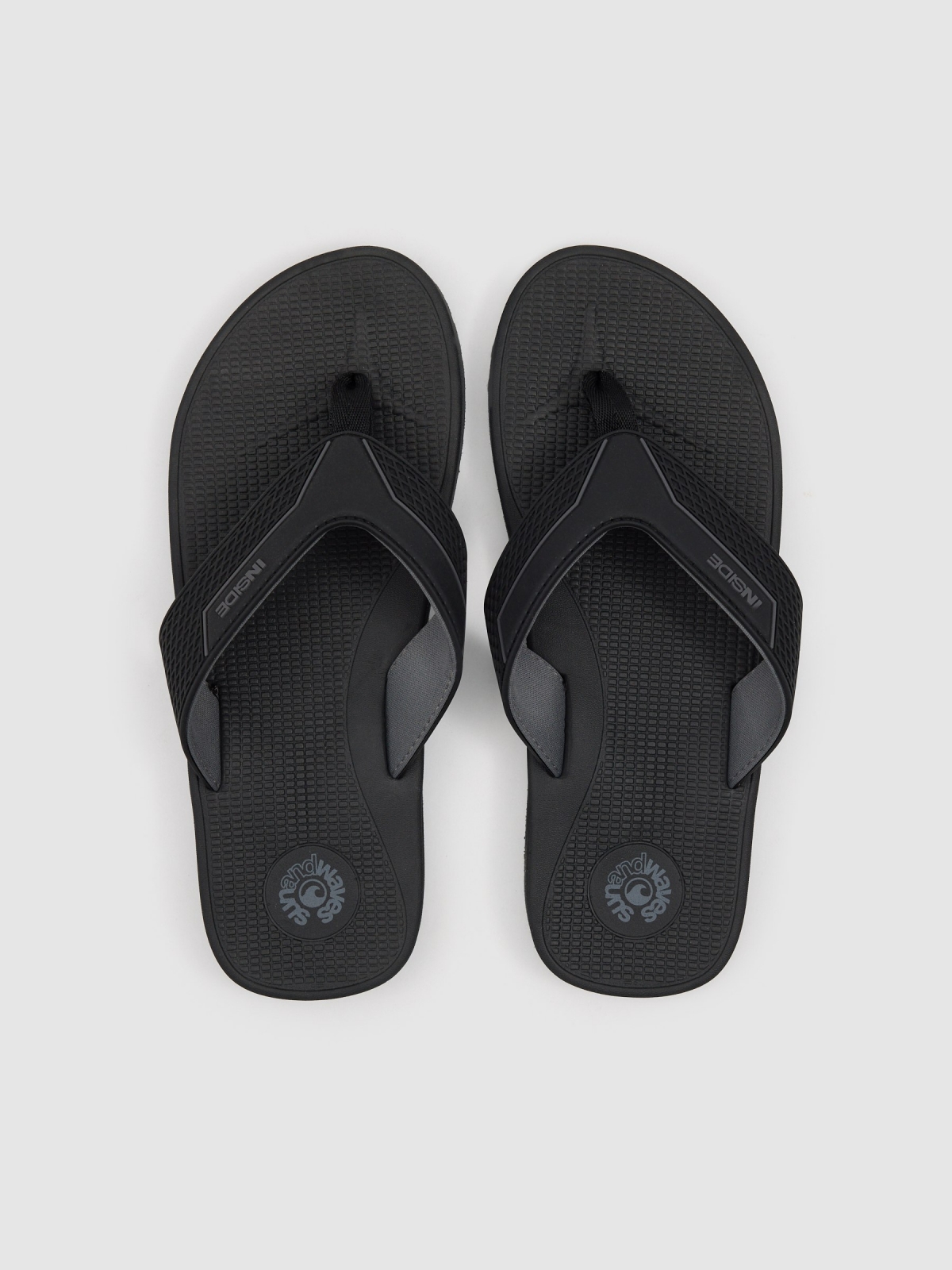 flip-flop with toe post and mesh black detail view