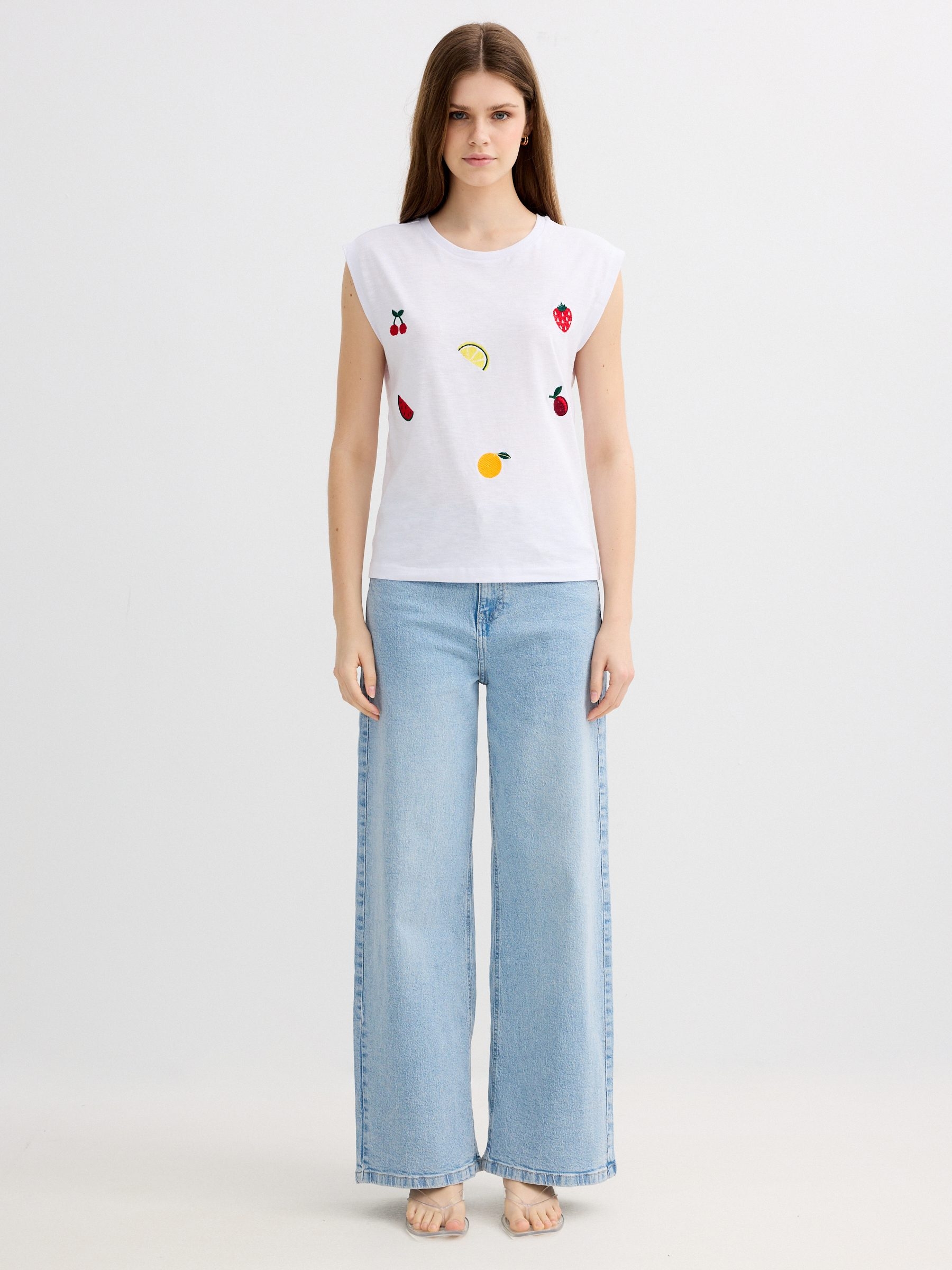 printed slub T-shirt white middle front view