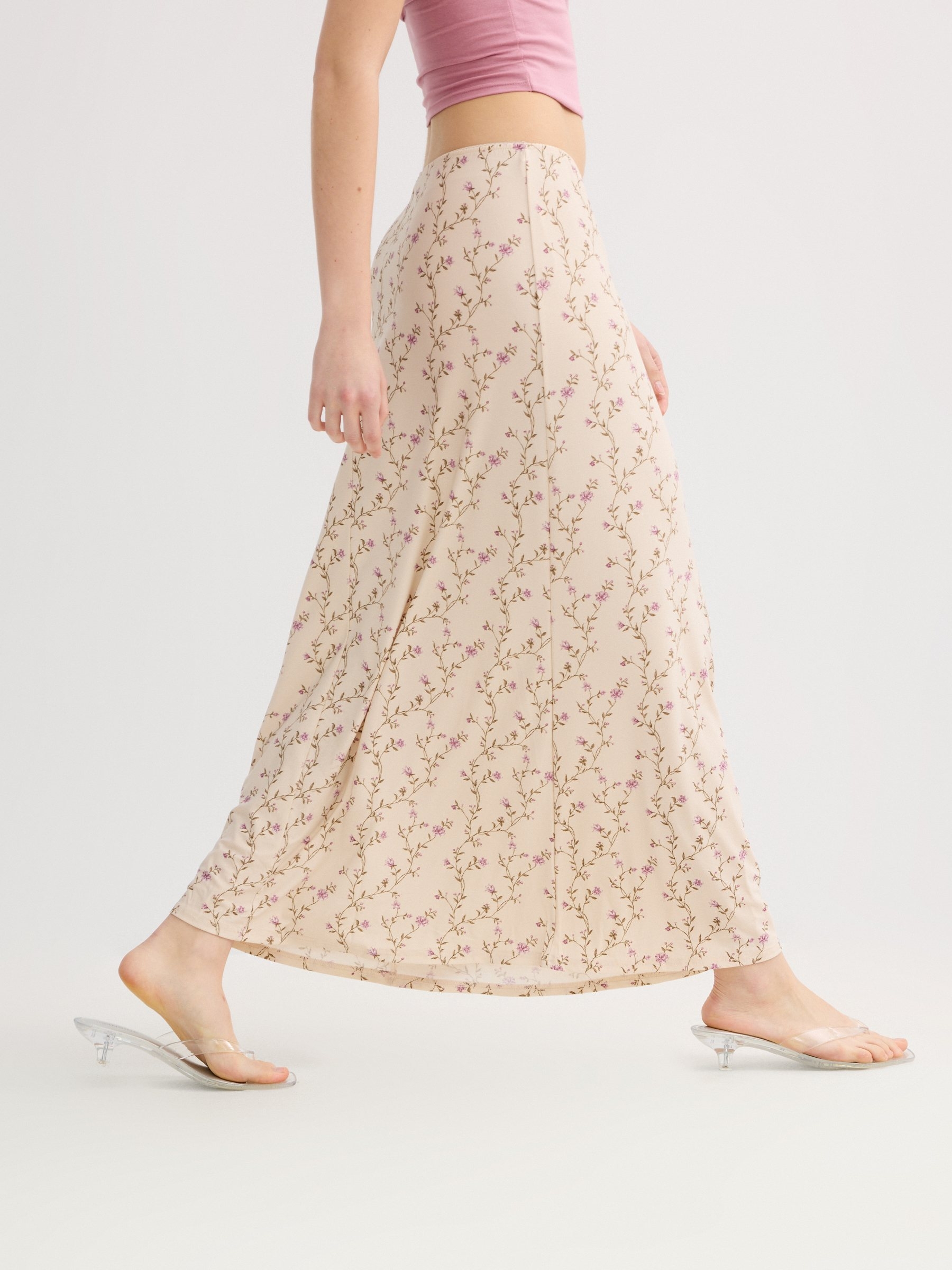 Falda midi floral de vuelo crudo vista media frontal