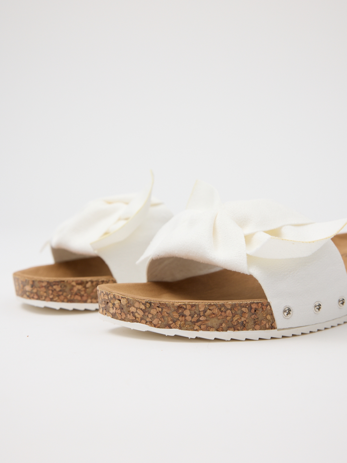 Wedge shovel wedge loop strip white detail view