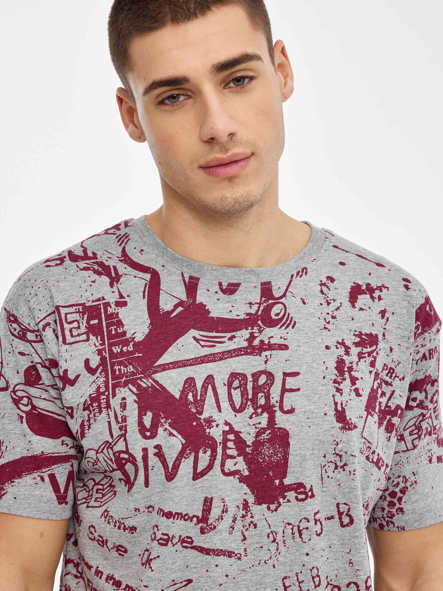 Total print t-shirt grey middle front view