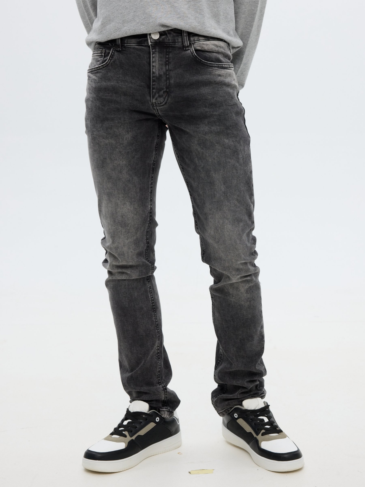 Basic jeans dark grey middle front view