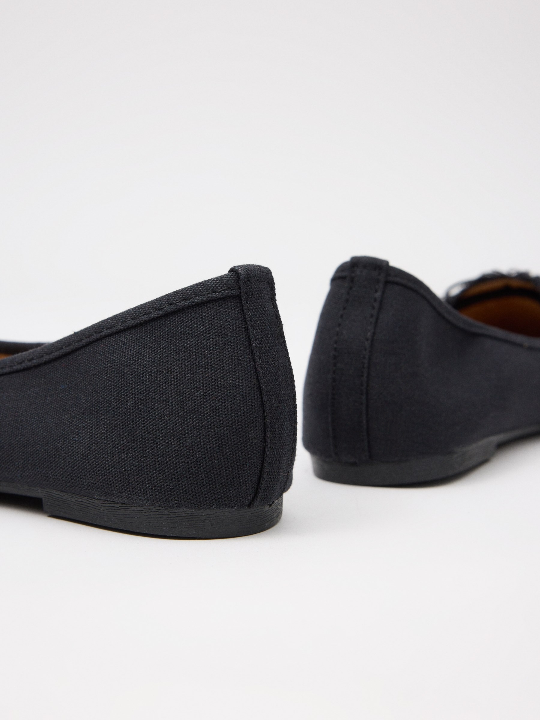 Bailarina de lona com laço preto