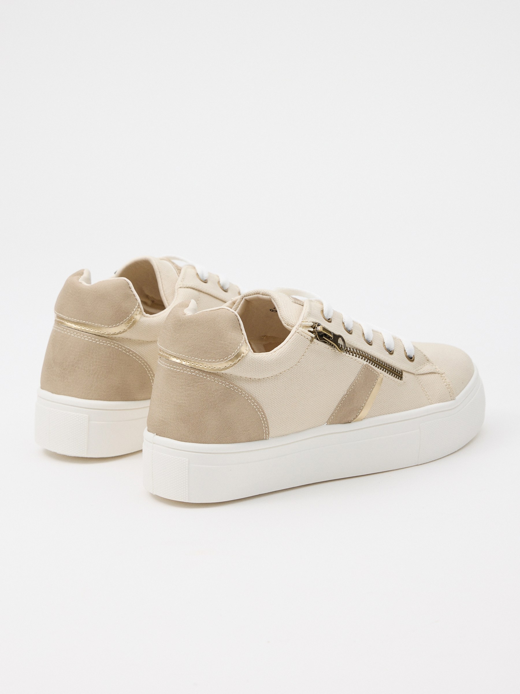 Casual platform sneaker sand
