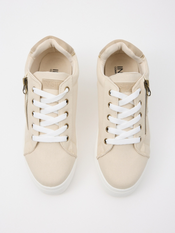 Casual platform sneaker sand zenithal view