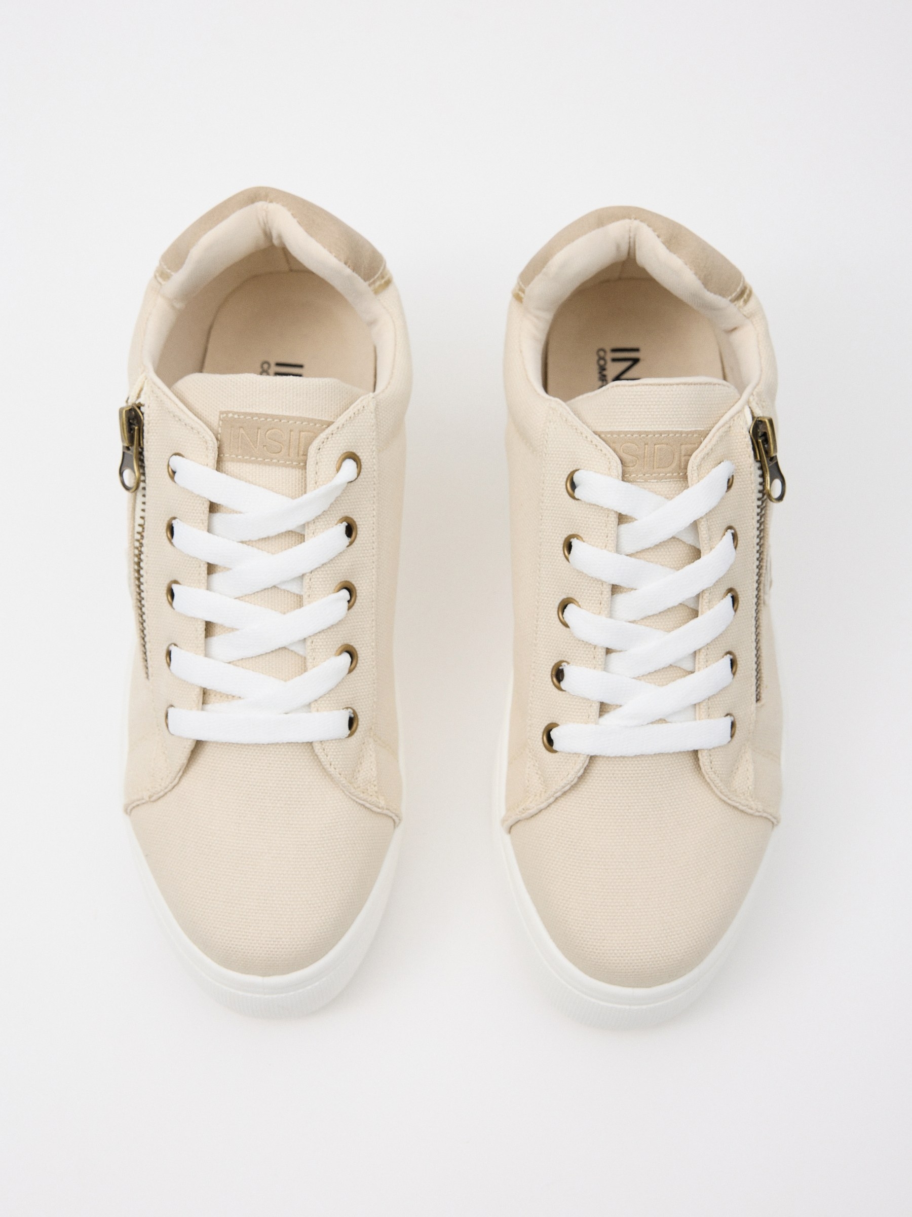 Casual platform sneaker sand