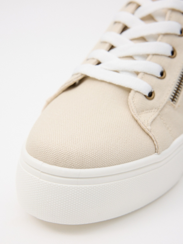 Deportiva casual plataforma arena vista detalle