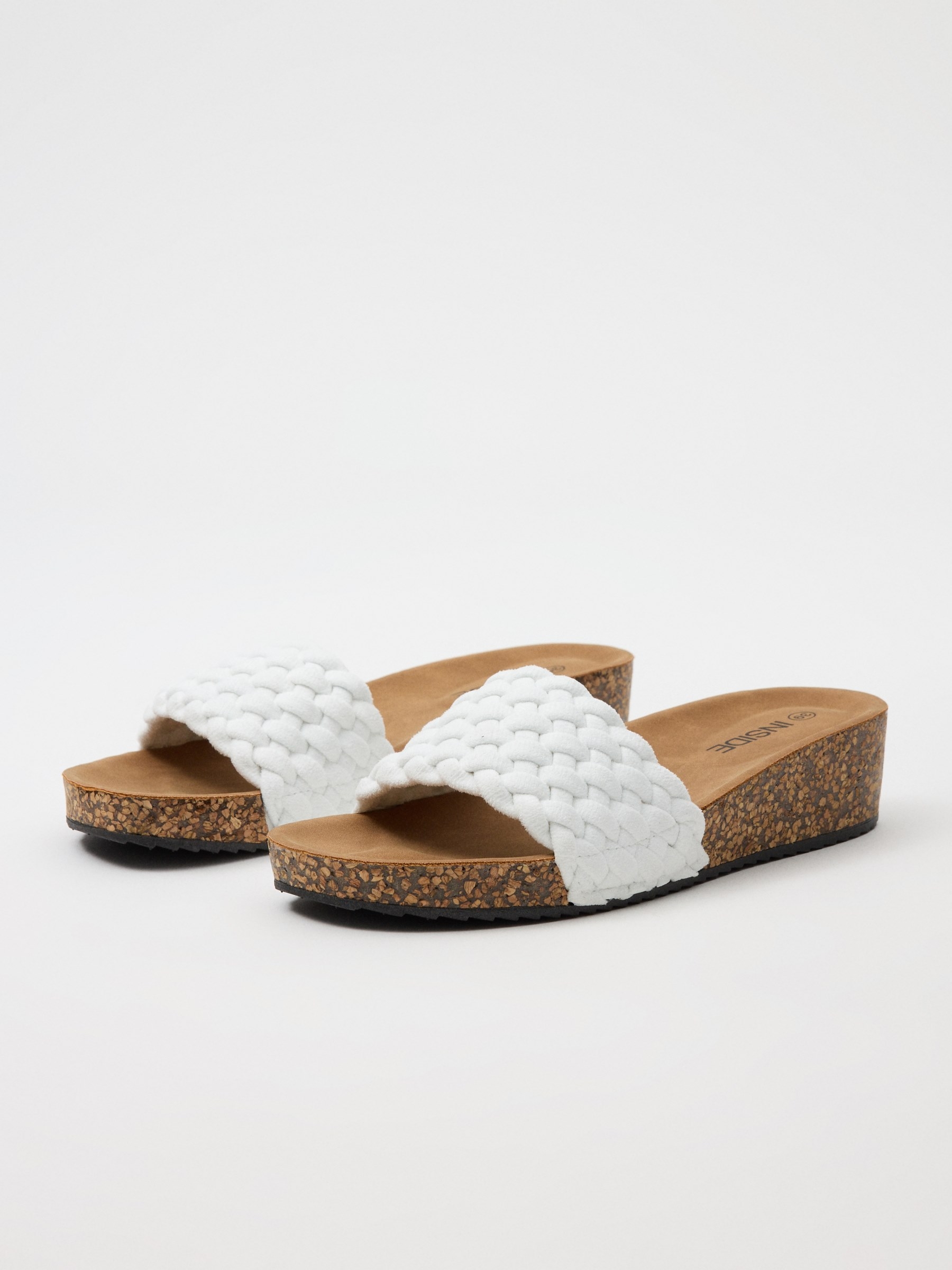 Wedge with braided shovel white
