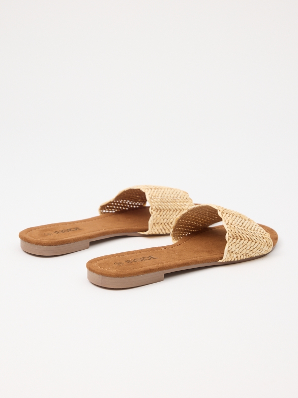 Sandálias de ráfia entrelaçadas areia vista traseira 45º