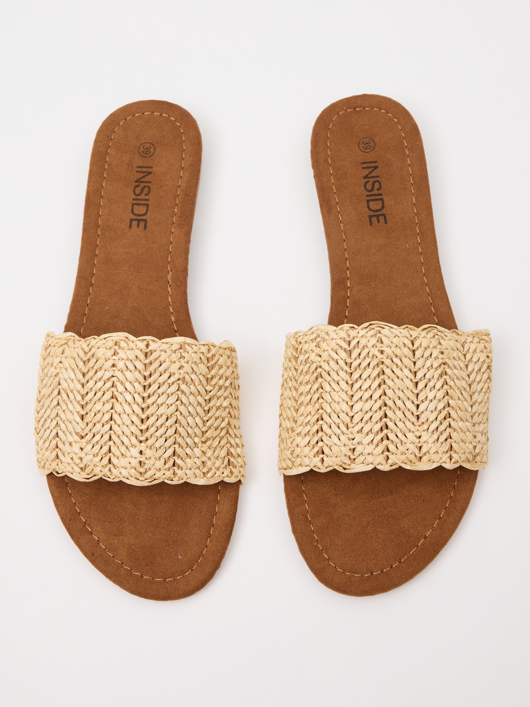 Intertwined raffia bangle sand