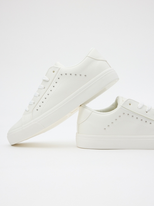 Deportiva casual basica blanco vista detalle