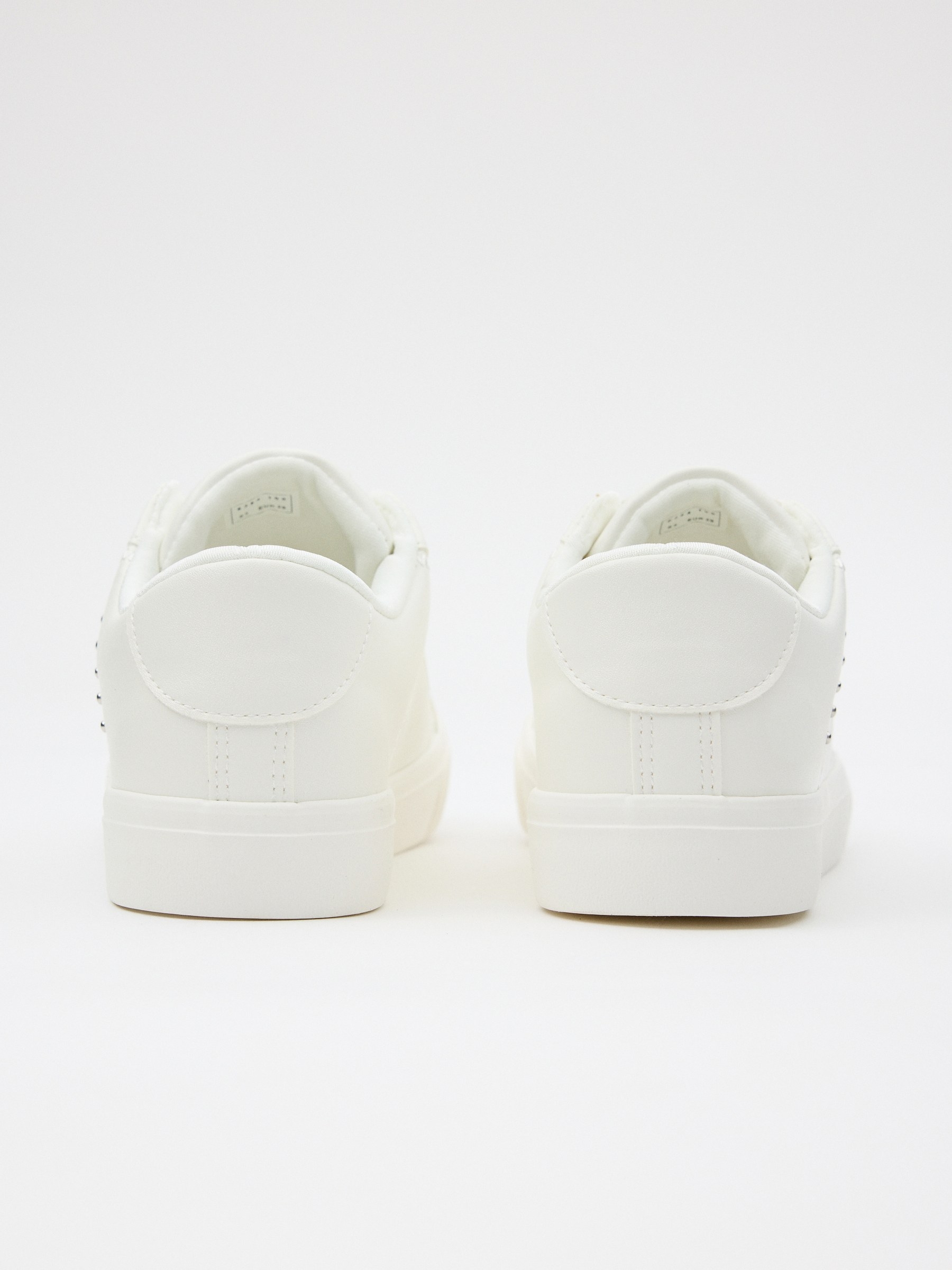 Basic casual sneaker white