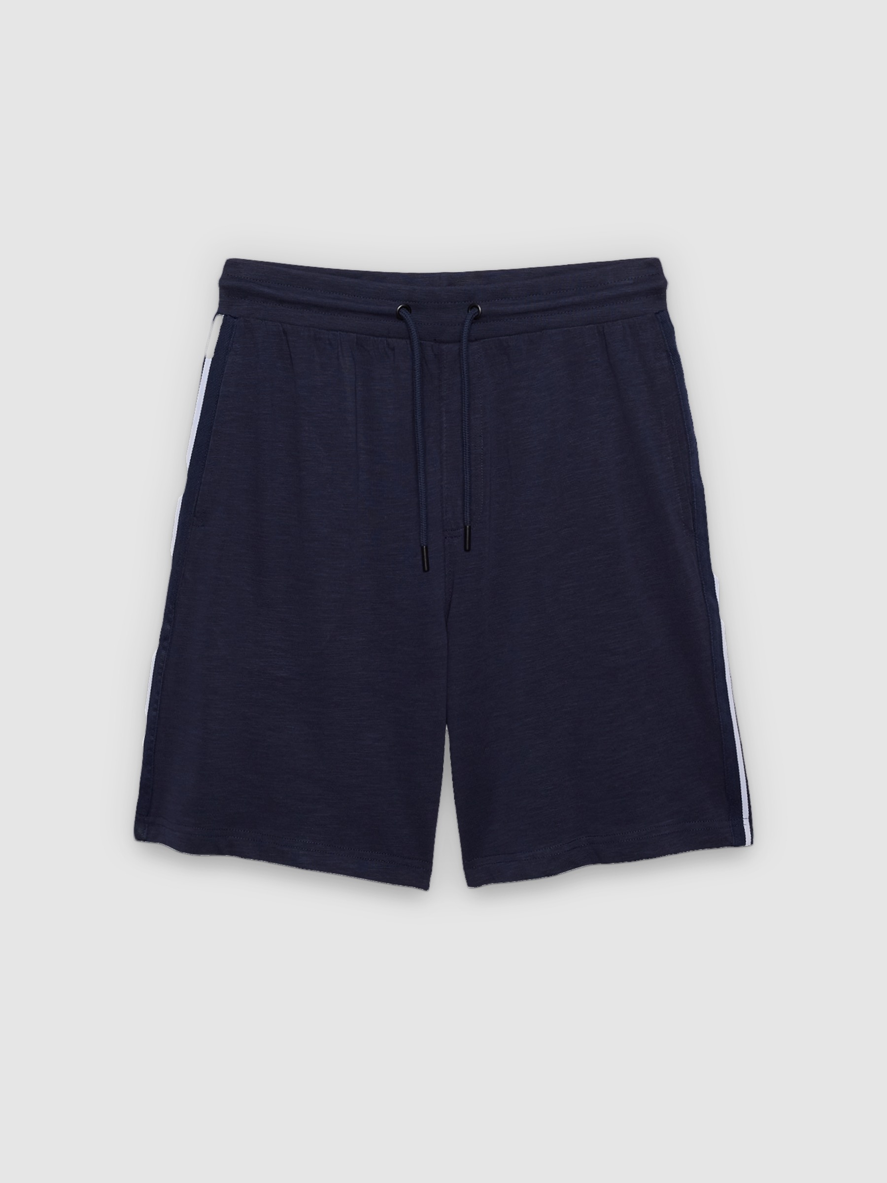 %Pto% Bermuda jogger com bandas laterais azul marinho vista frontal