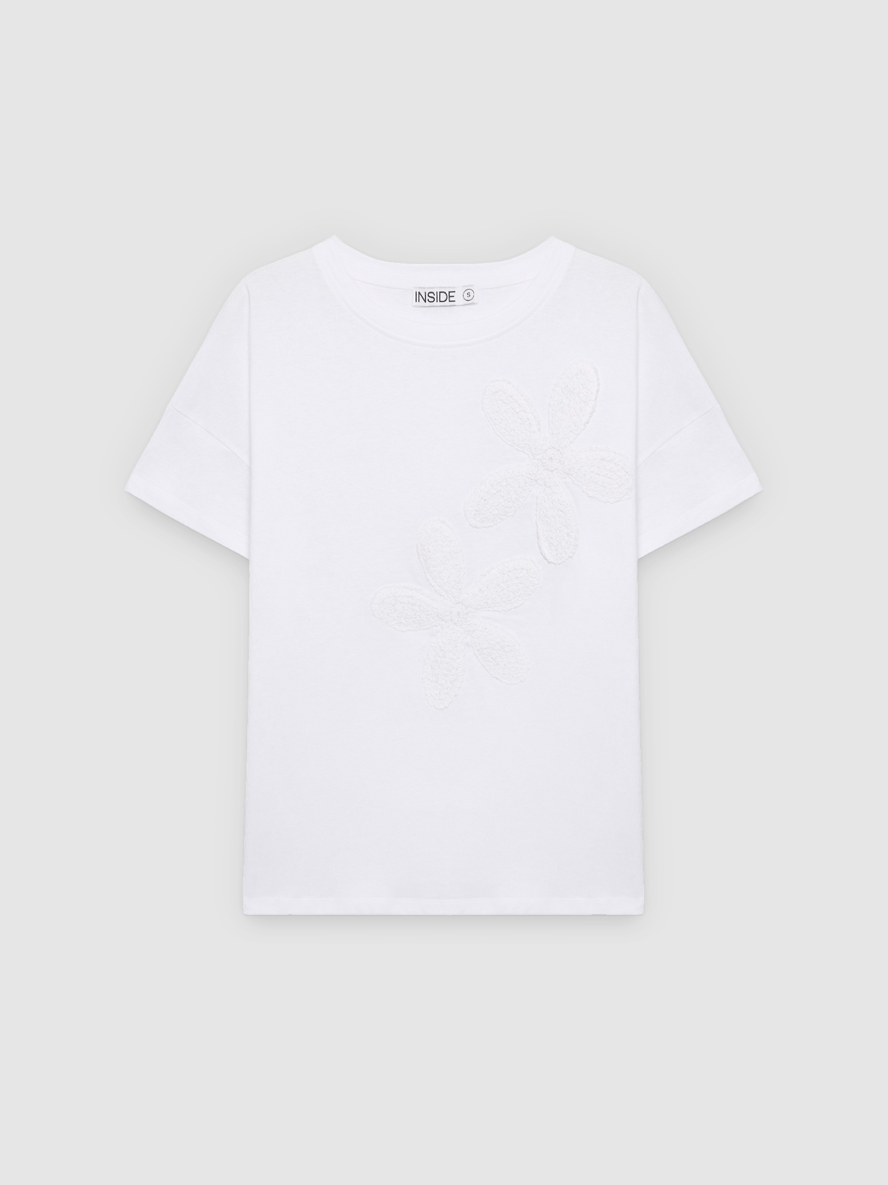  Camiseta flores bordado blanco vista frontal