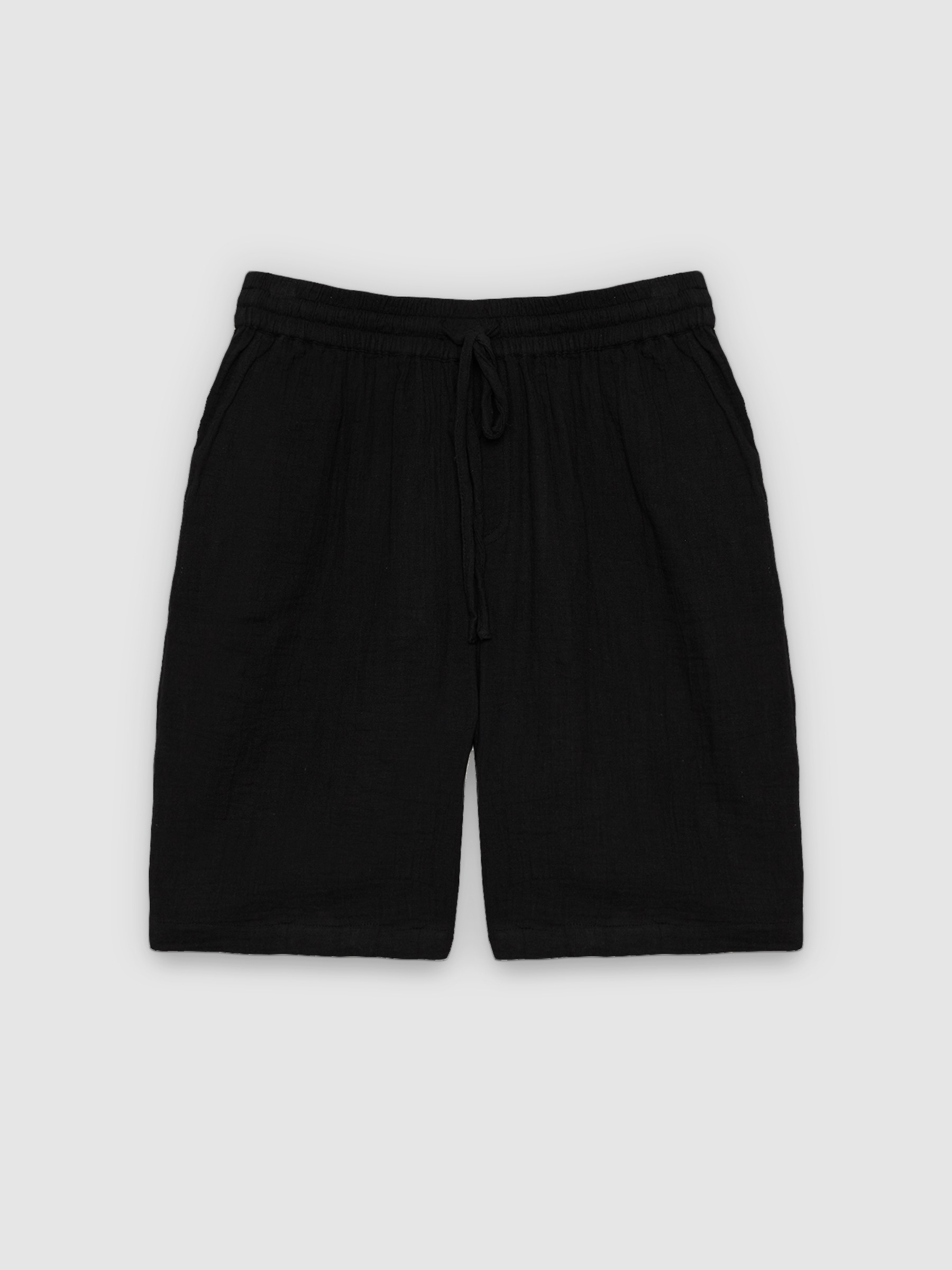 Bermuda jogger negro vista media frontal
