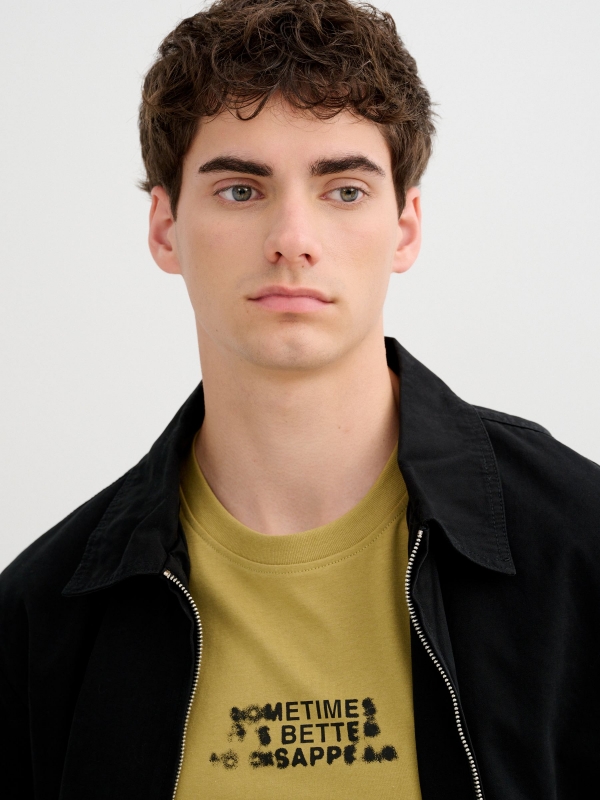 Plain jacket with zipper black detail view