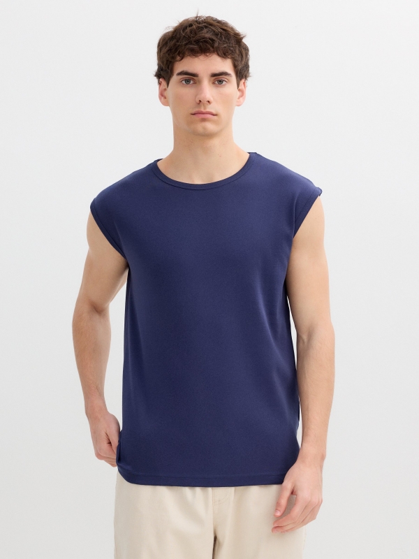 Camiseta básica sin mangas azul vista media frontal