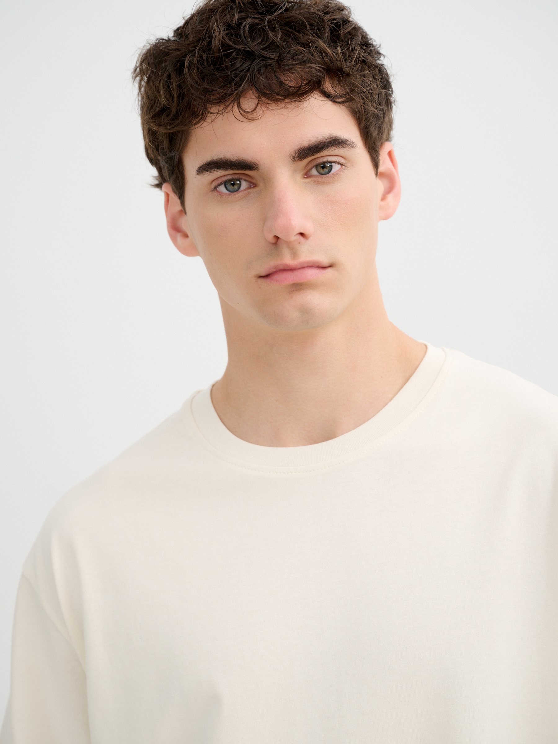 Basic cotton t-shirt raw middle front view