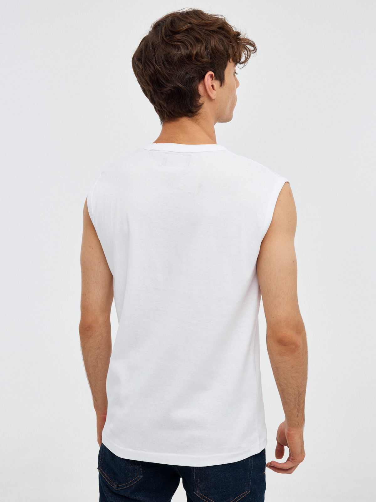 Basic sleeveless shirt white middle back view
