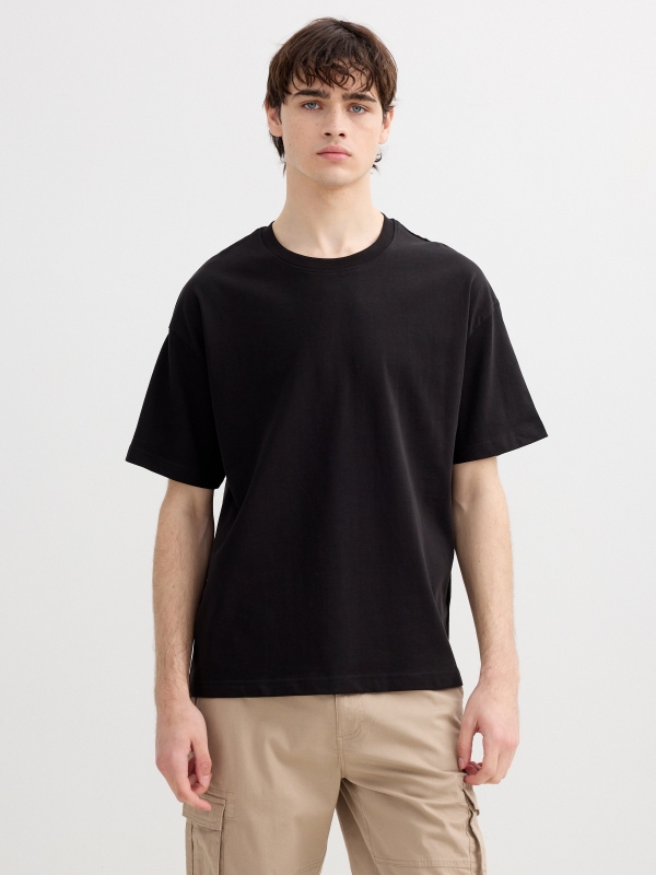 Basic cotton t-shirt black middle front view