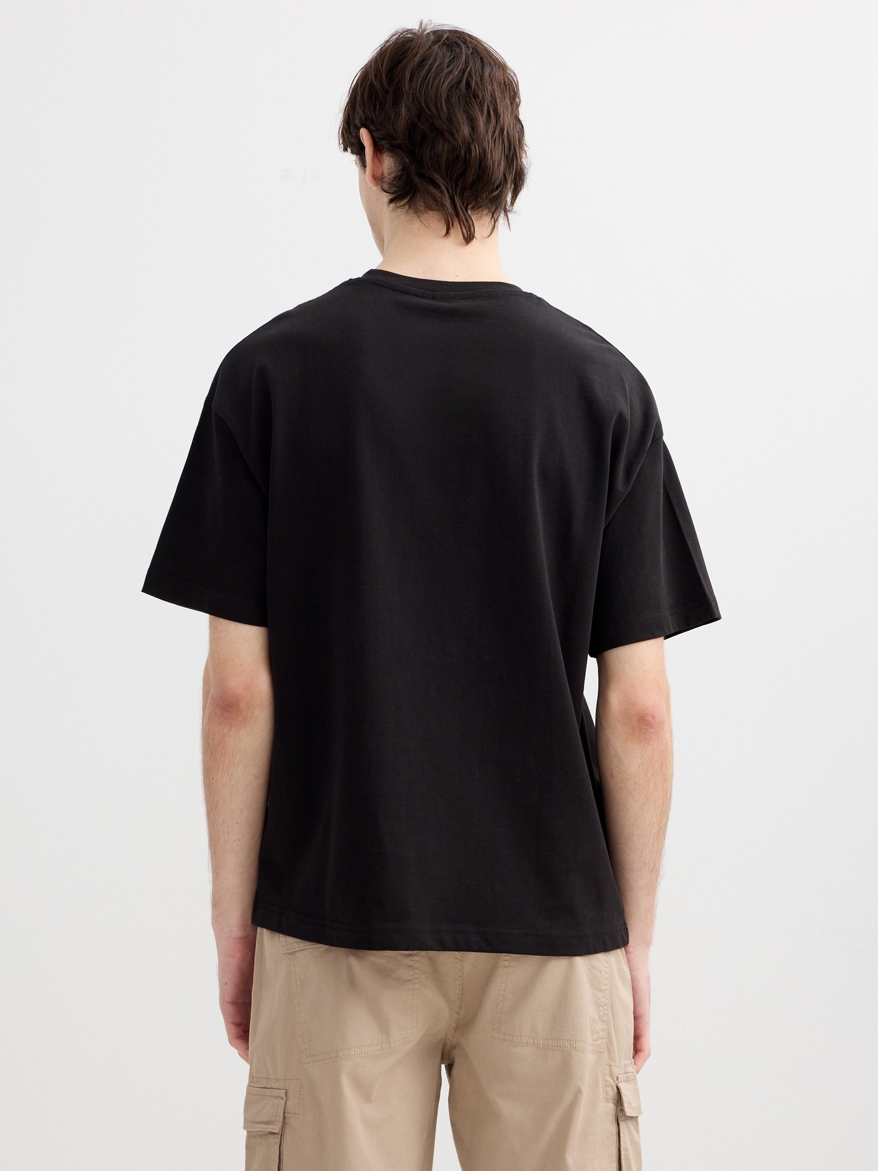 Camiseta básica de algodón negro vista media frontal