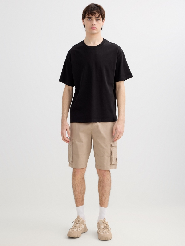 Camiseta básica de algodão preto vista geral frontal