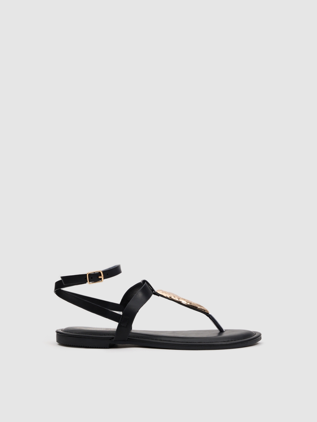 Flat sandal with buckle straps black