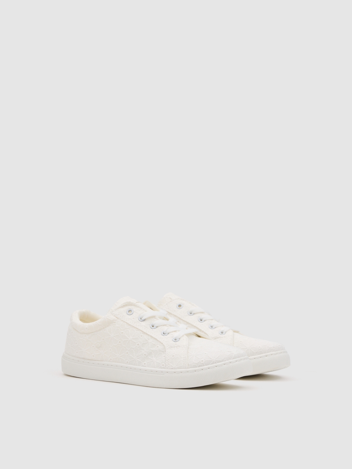 Deportiva loneta bordada plataforma blanco vista frontal 45º