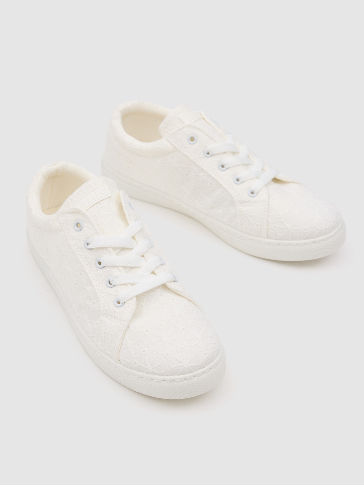 Embroidered canvas platform sneaker white zenithal view