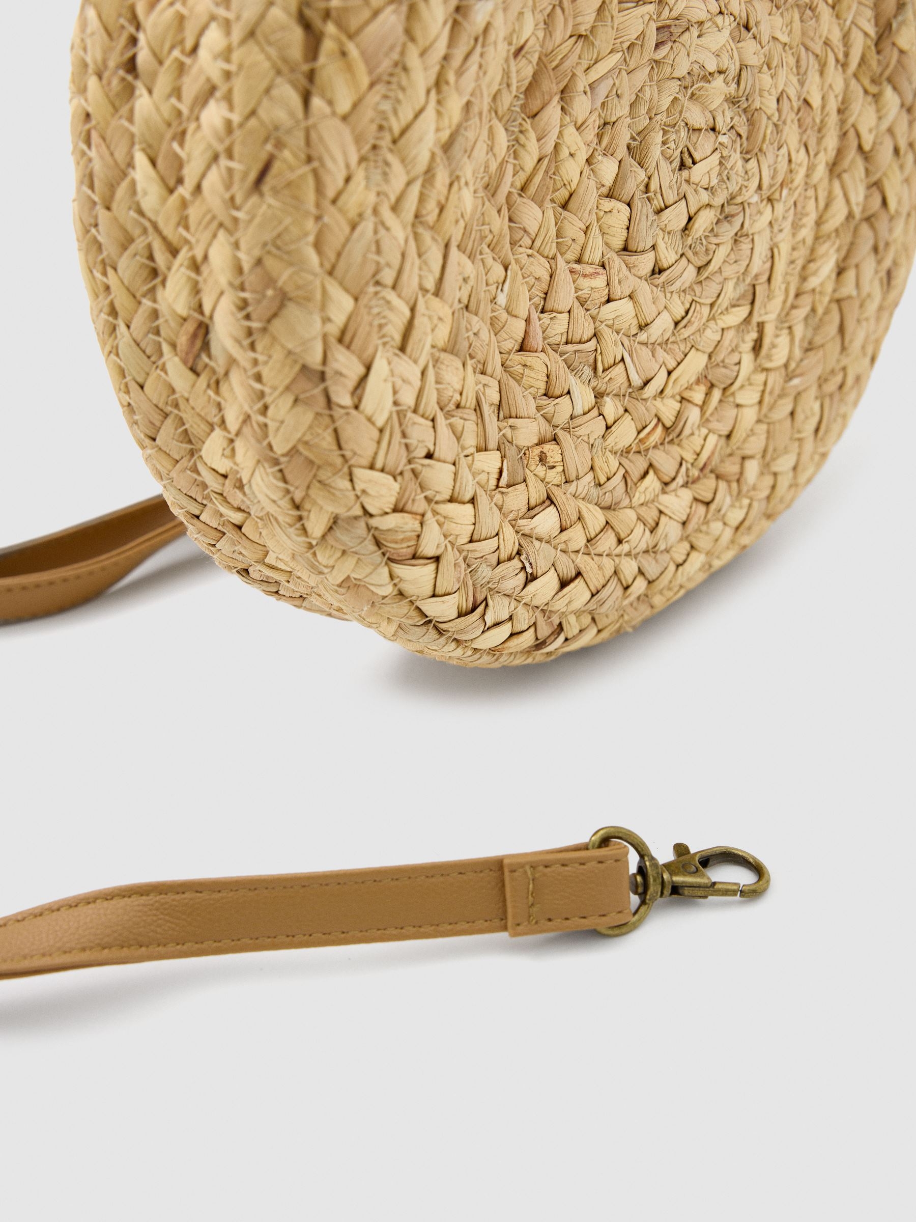 Bolso redondo yute arena vista general frontal