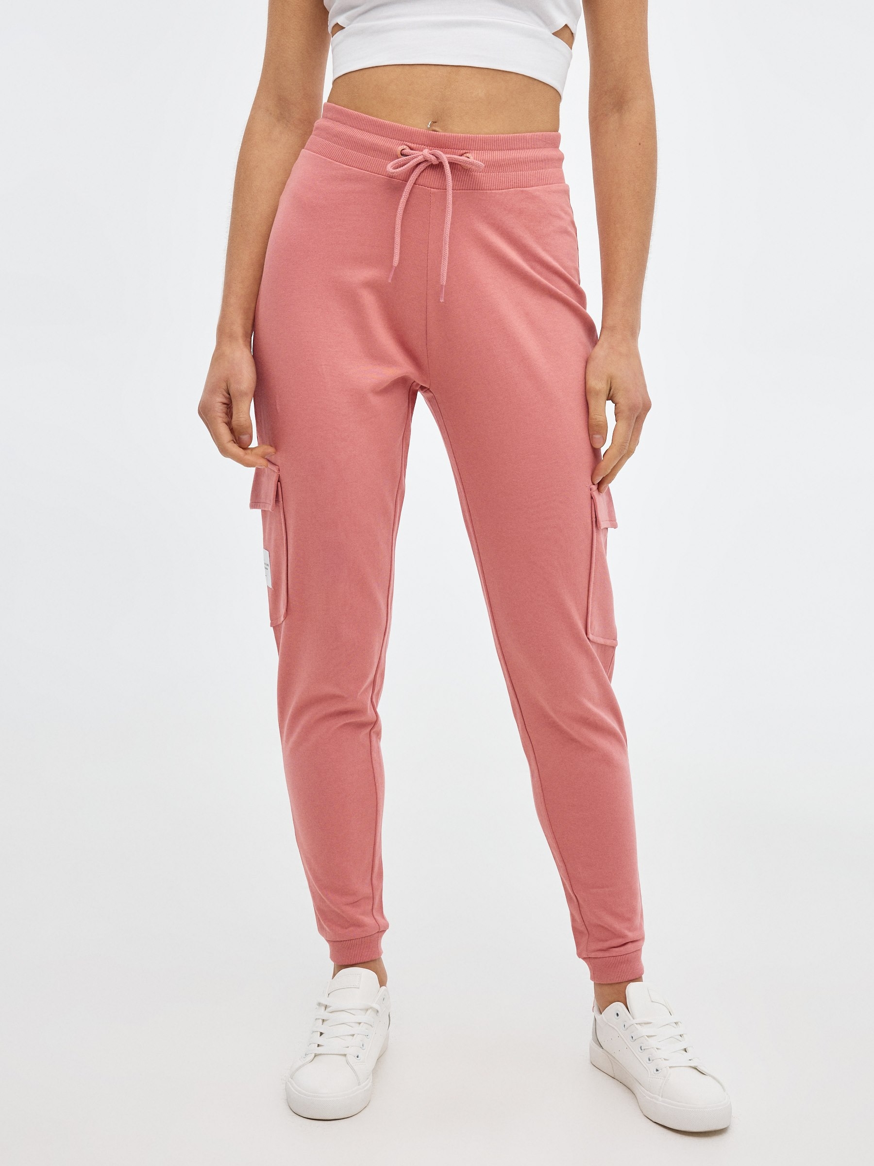 Pantalón jogger de felpa rosa nude vista general frontal