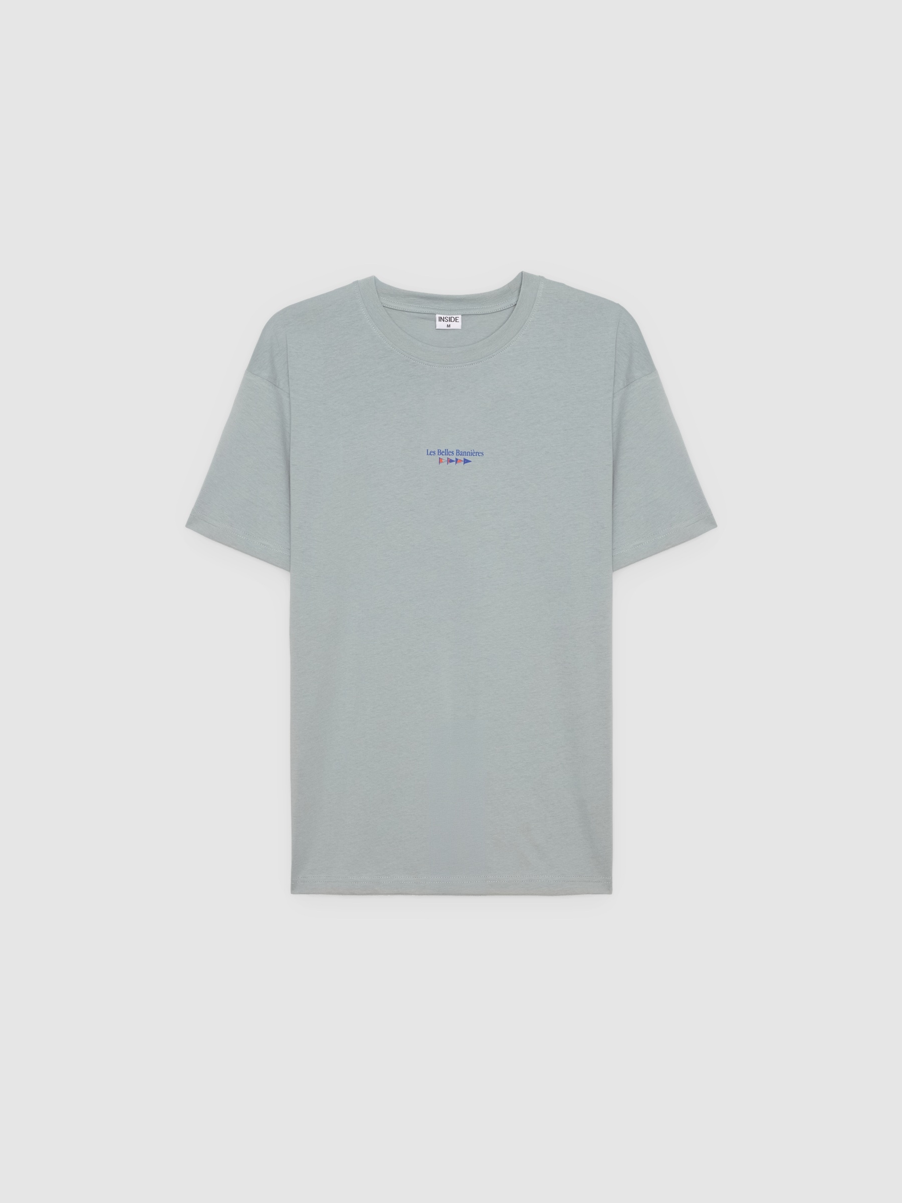 Camiseta mensagem minimalista azul vista meia frontal