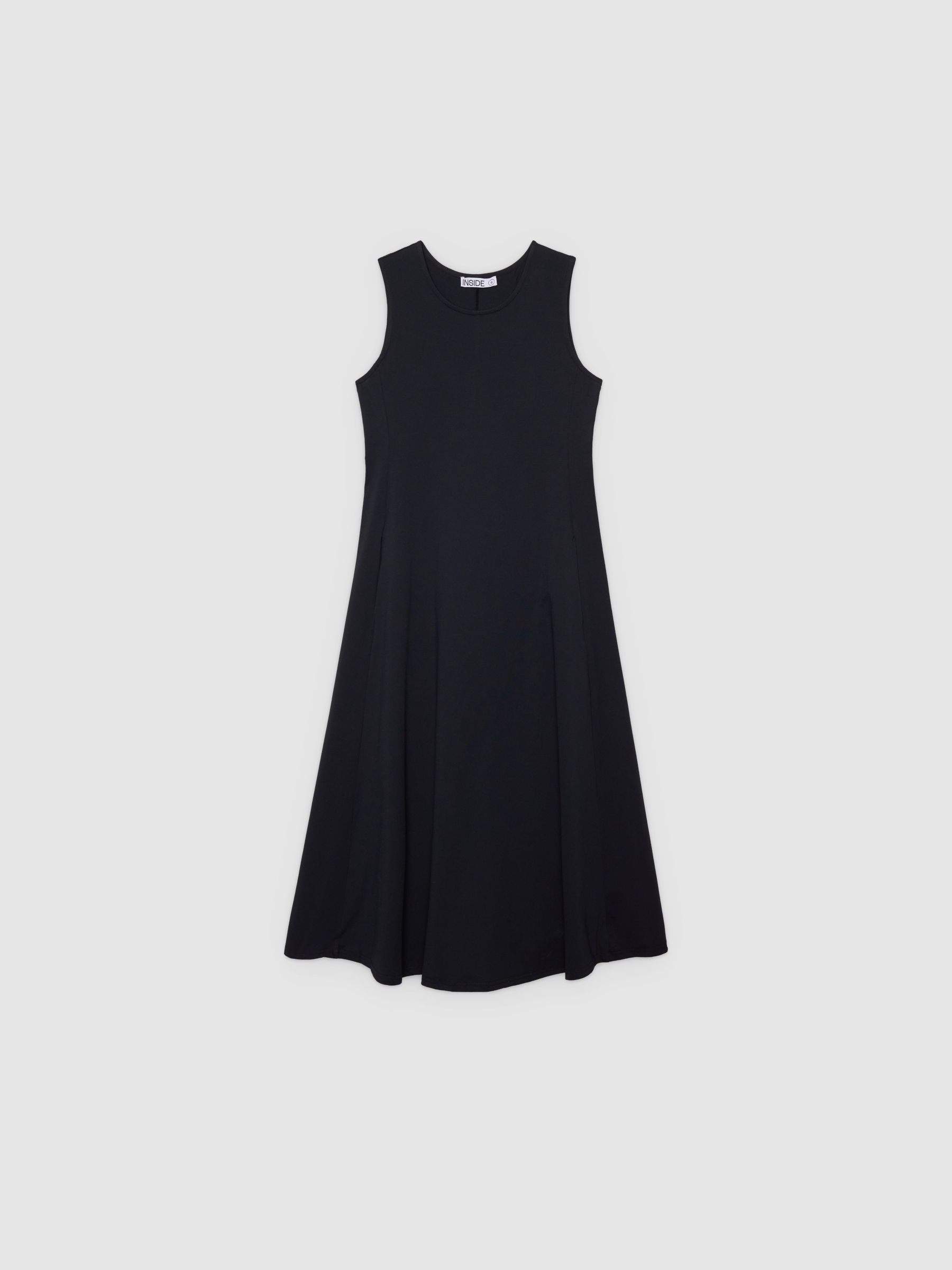 Vestido midi vuelo sin mangas negro vista media frontal