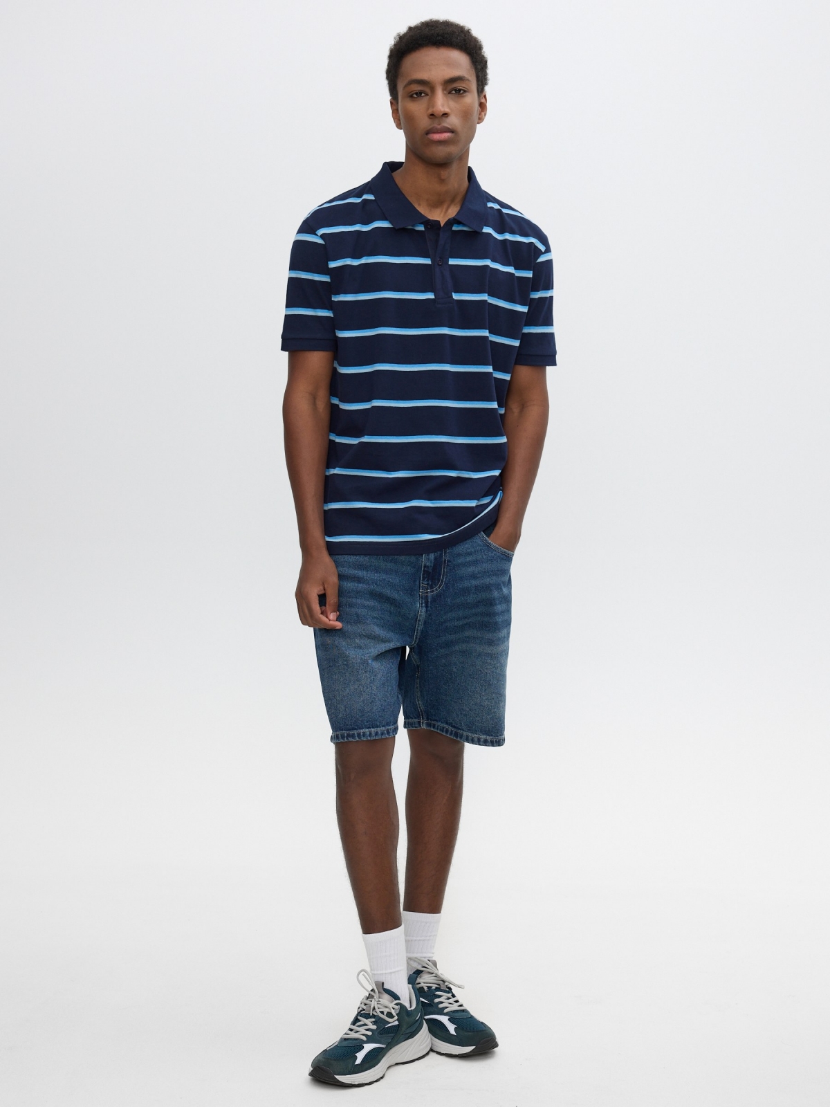 Regular denim bermuda five pockets blue middle front view