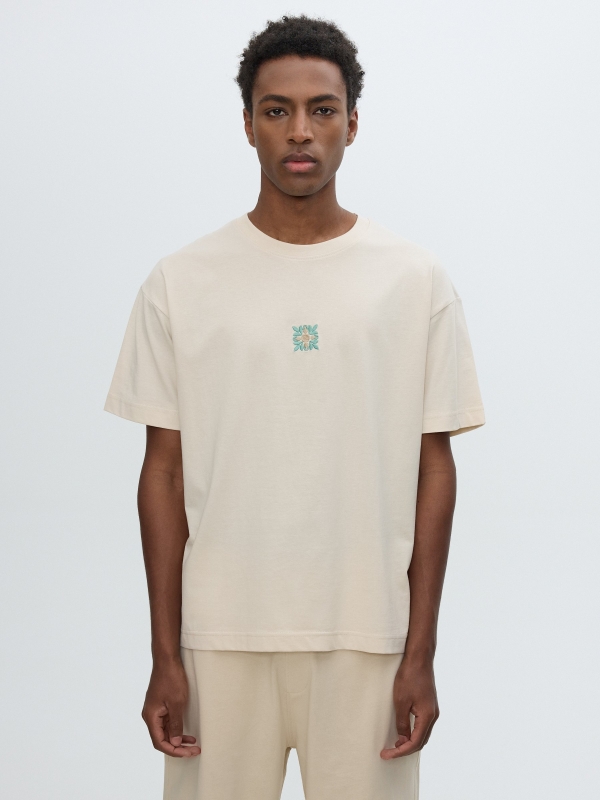 Camiseta gola redonda crua vista meia frontal