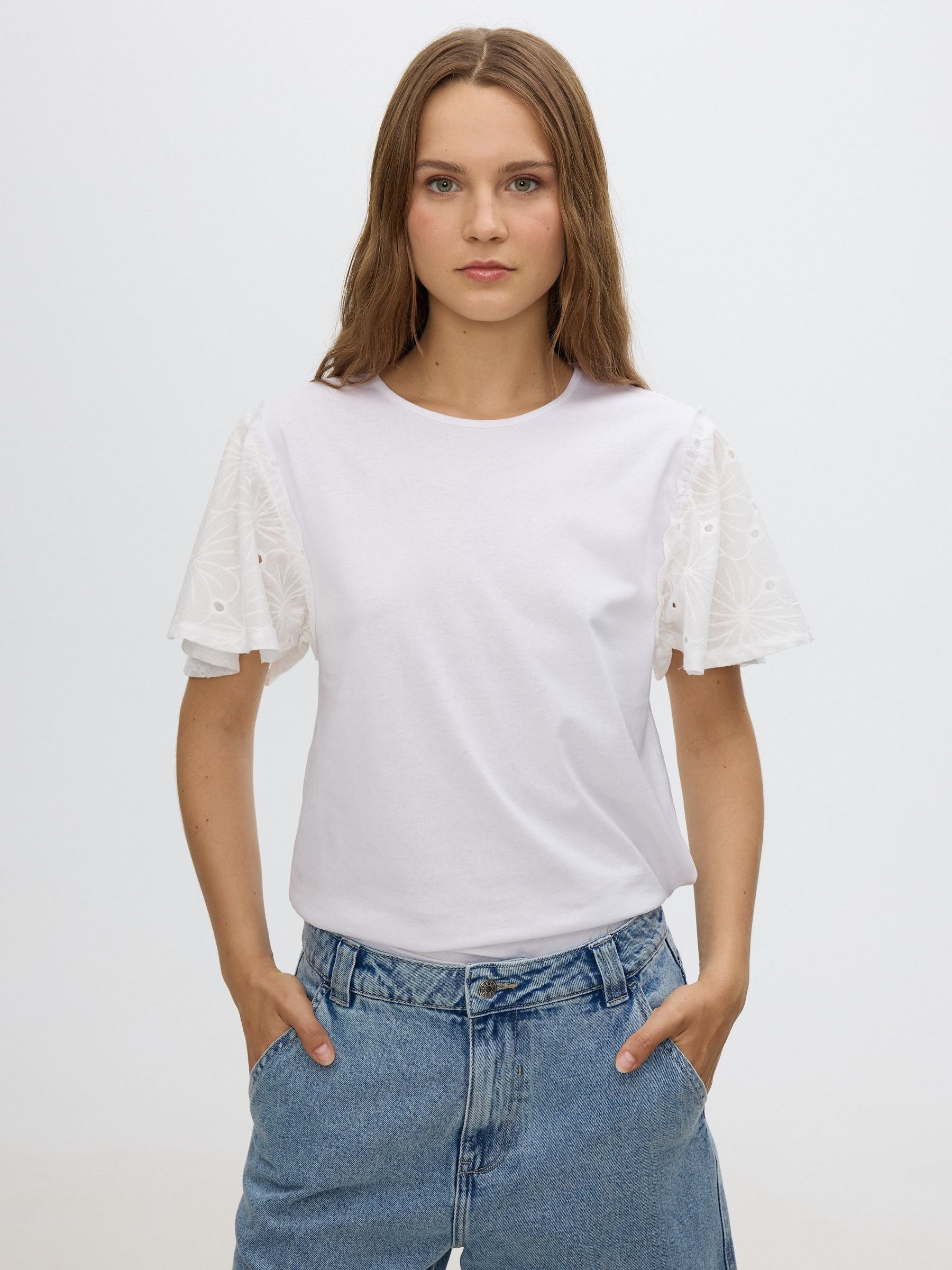 Camiseta algodón bordado suizo blanco vista media frontal