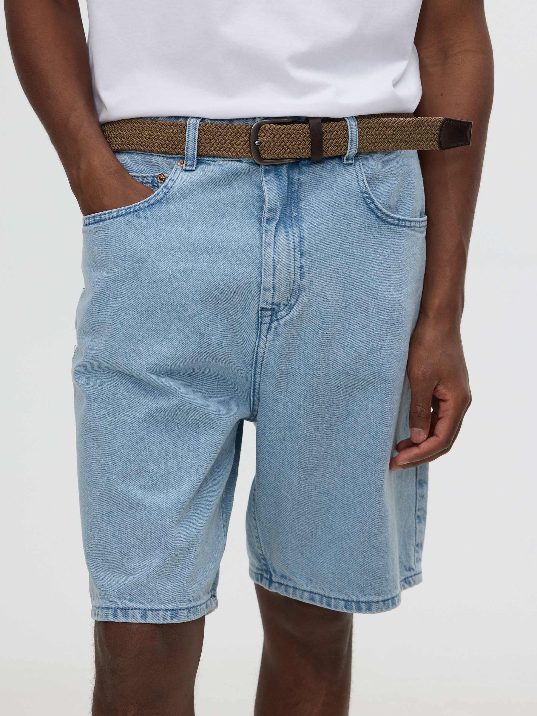 Bermuda denim regular azul vista media frontal
