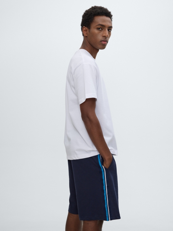 Bermuda jogger with side stripes navy detail view