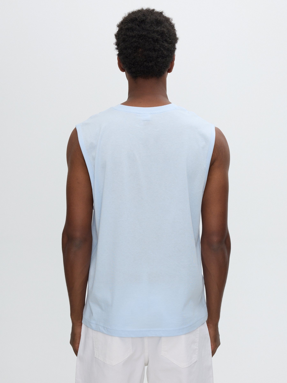 Camiseta sin mangas tropical azul celeste vista media trasera