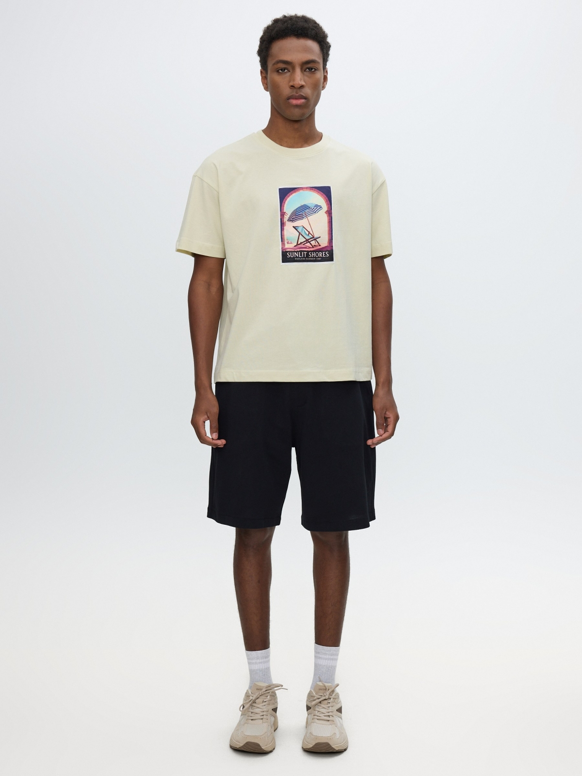 Bermuda jogger felpa negro vista media frontal