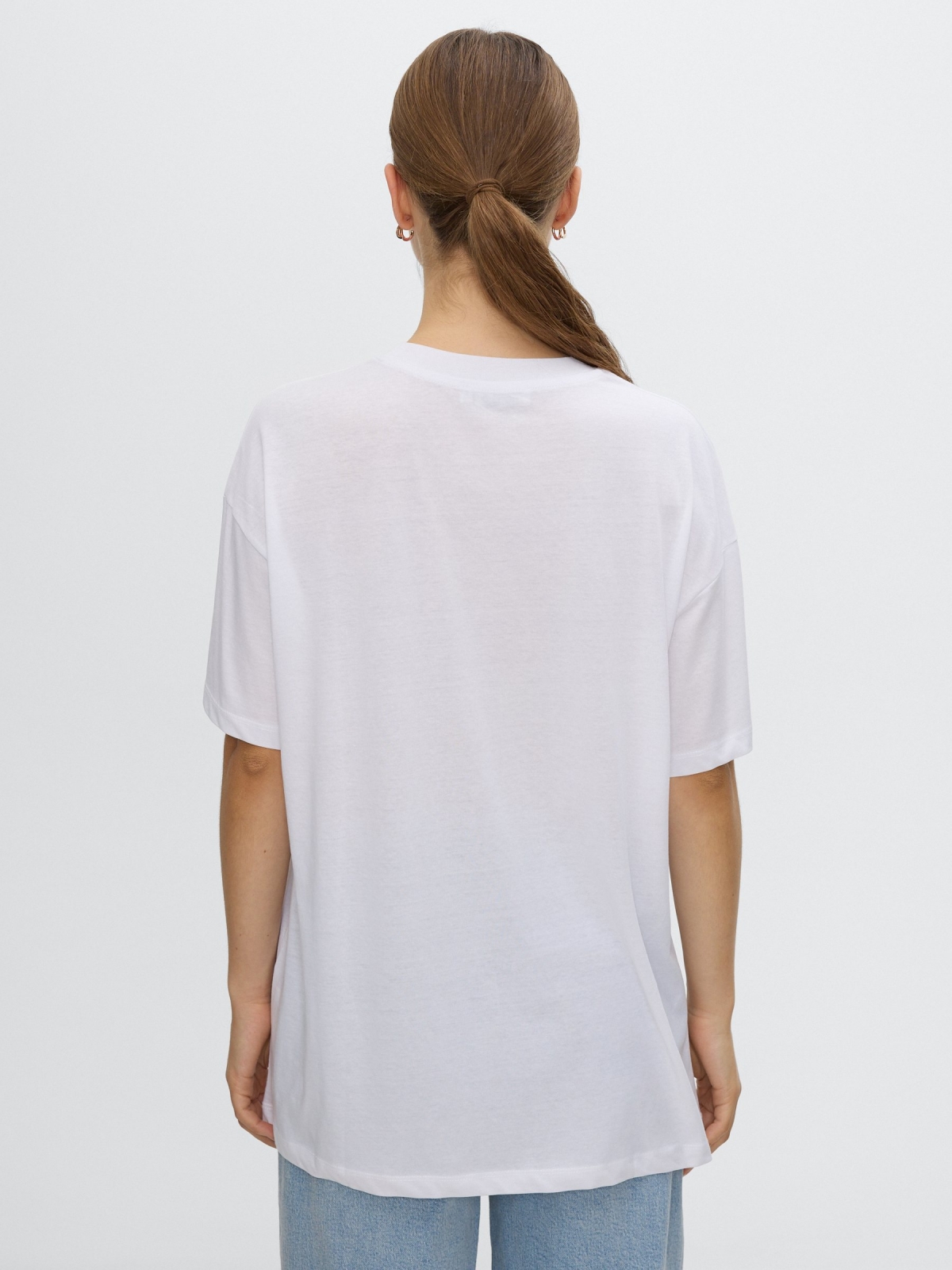 Camiseta oversize limão branco vista meia traseira