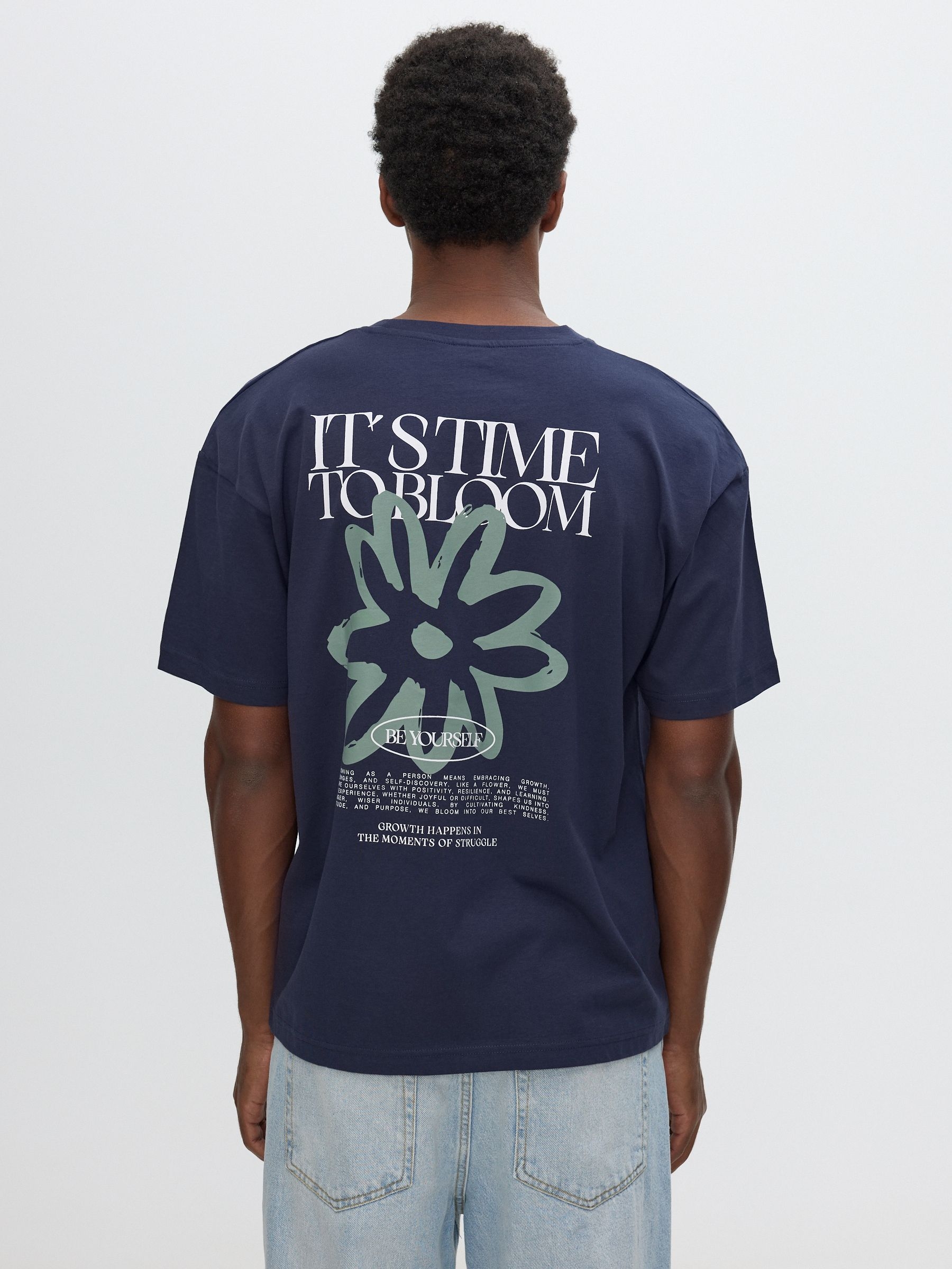 Text print T-shirt navy middle front view