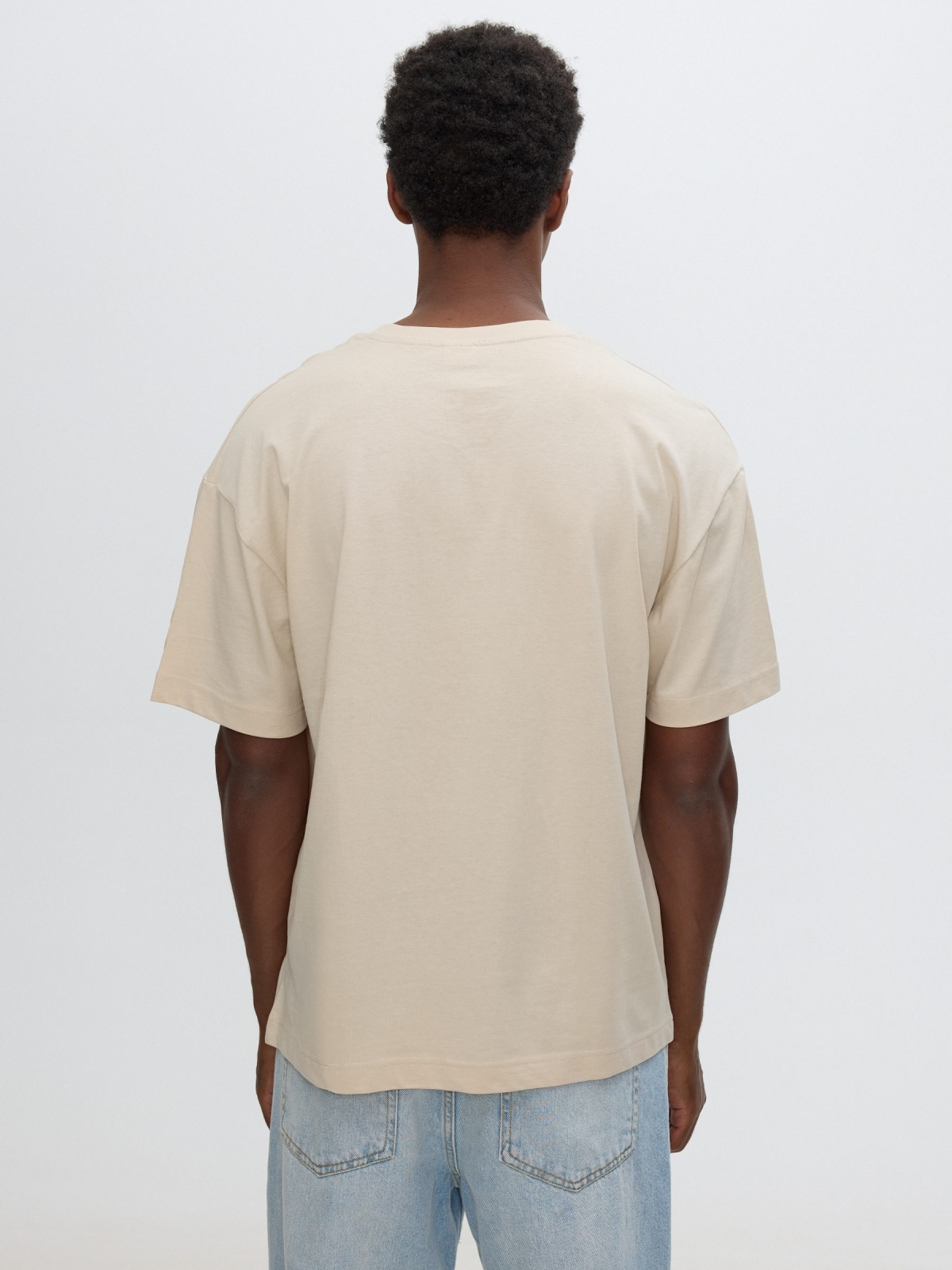 Camiseta estampado abstrato crua vista meia traseira