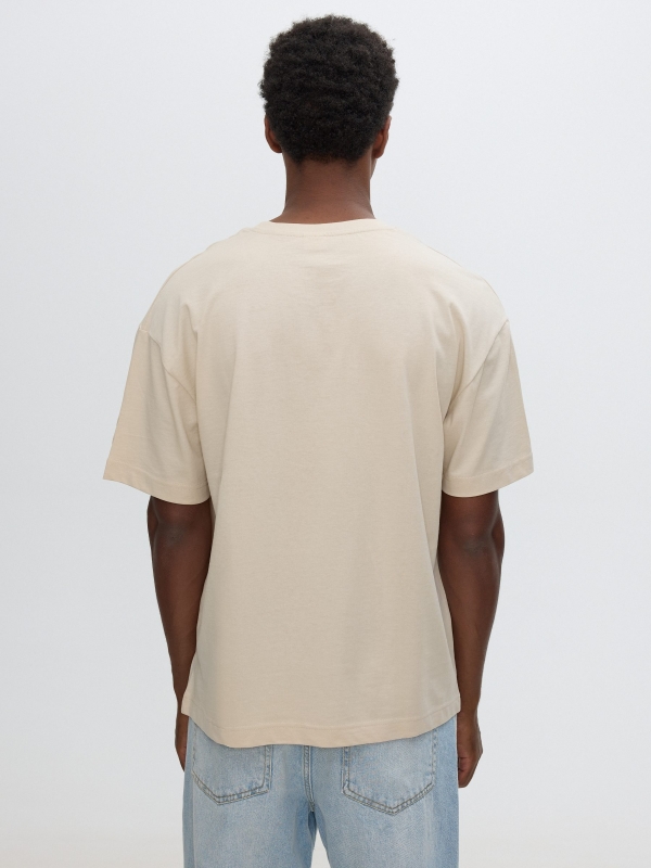 Camiseta estampado abstrato crua vista meia traseira